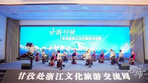 甘孜网红旅游局长照片,探寻甘孜秘境的美丽使者